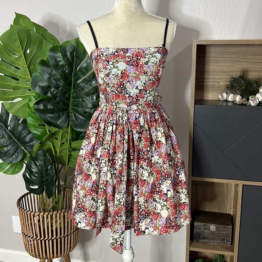 nwt // miss avenue floral mini dress
